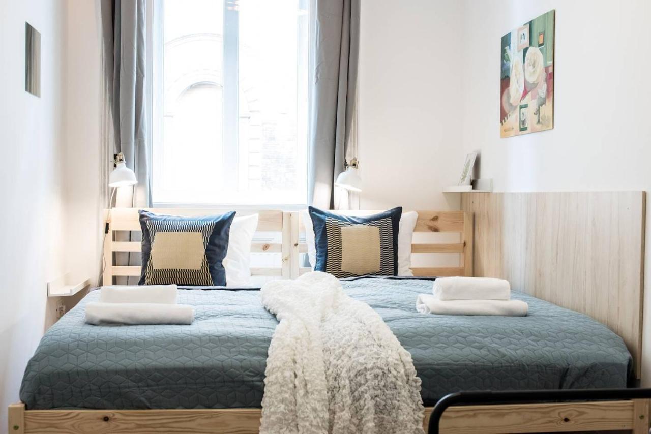 Cosy And Central Apartment With 4 Bedrooms And A/C Budapest Exterior photo